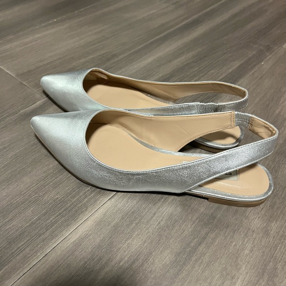 Steve Madden Silver Flats - Picture 3 of 6